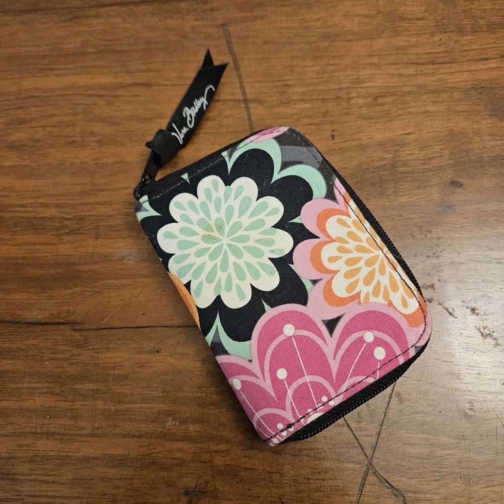 Vera Bradley Quilted Floral Flower Zip Around Wallet ID Ziggy Zinnia Retired